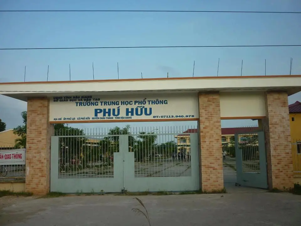 danh gia truong thpt phu huu hau giang co tot khong 1 .webp